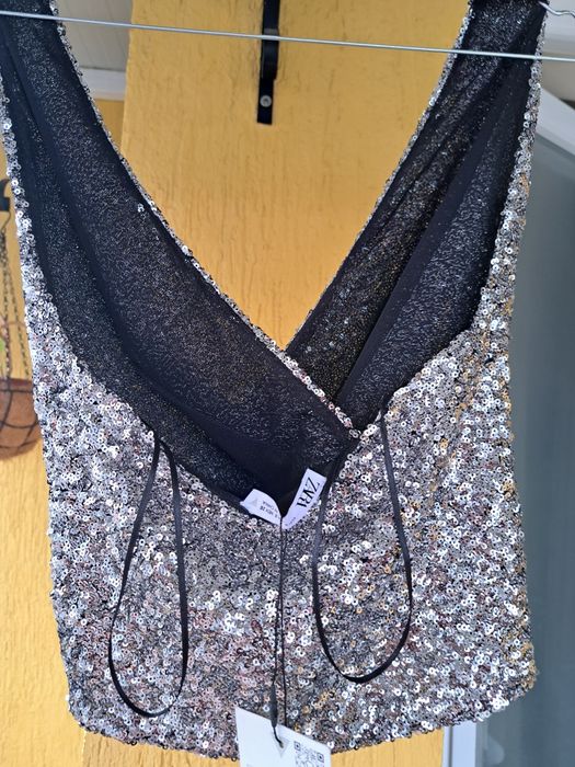 НОВ Сребрист Топ с пайети ZARA