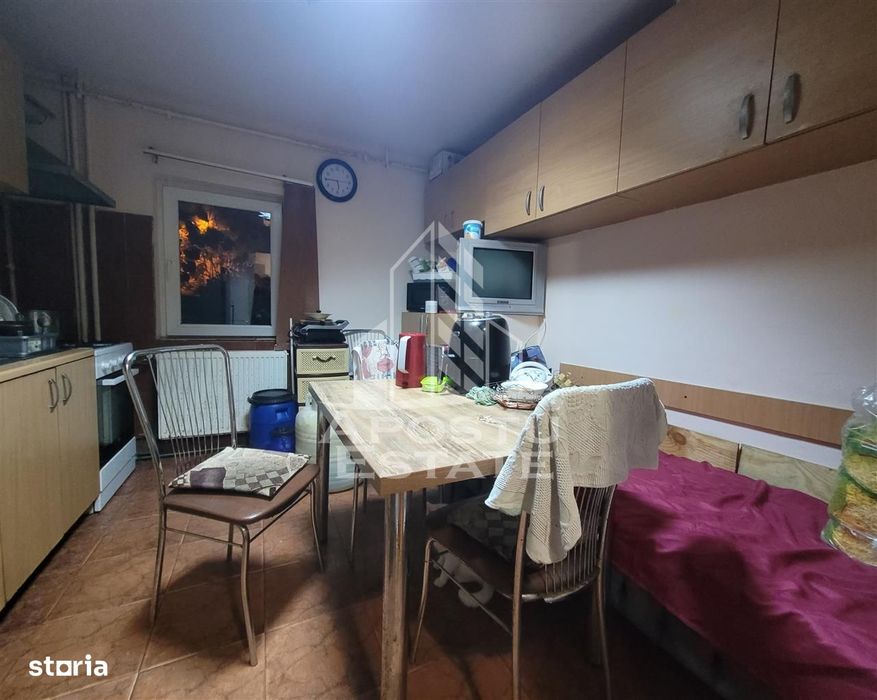 Apartament de vanzare cu 3 camere, 2 bai, zona Bucovina — fotografia 3