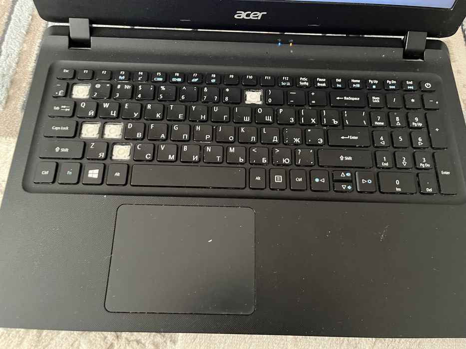 Продам для запчастей ноутбук