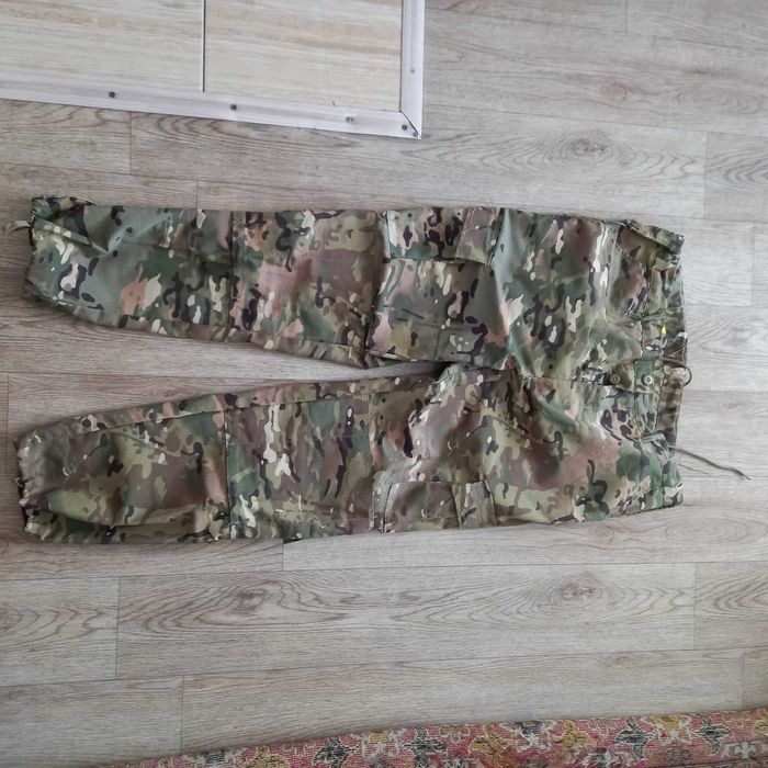 Продам военную форму в школу