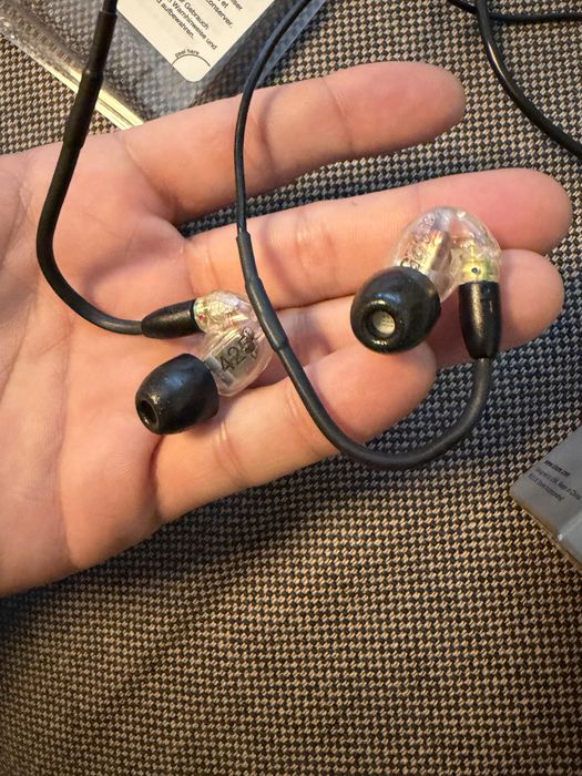 In ear Shure se425 casti scena live monitoring