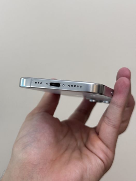 Iphone 16 Pro. 256гб. 10/10