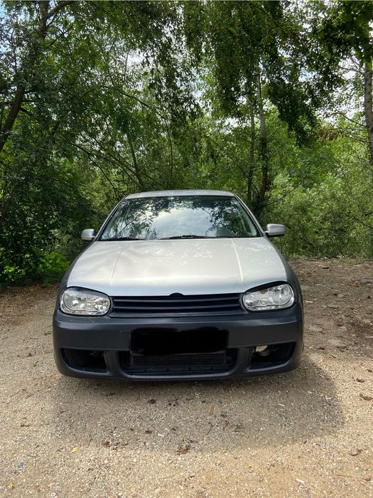 VOLKSWAGEN Golf 2004