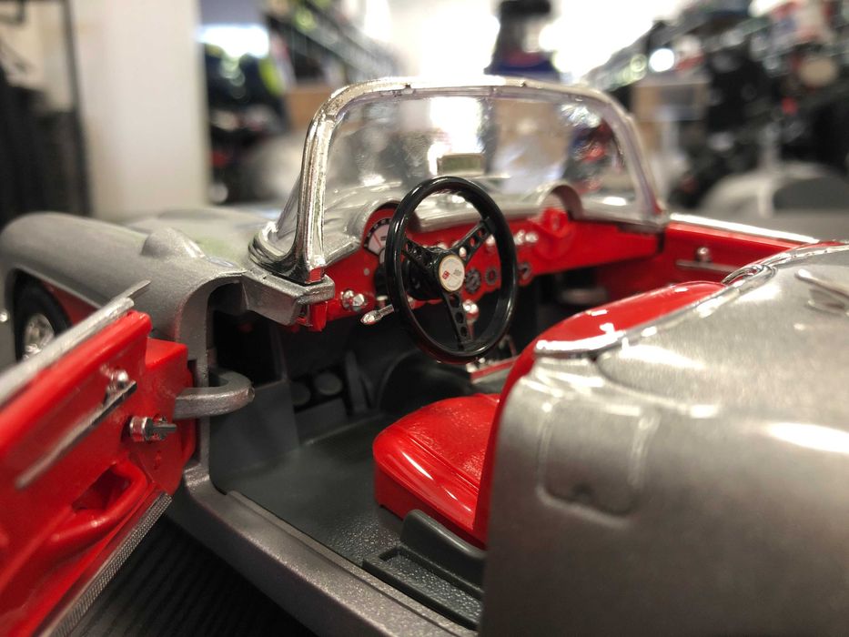 Метална колекционерска количка BBURAGO CHEVROLET CORVETTE 1957