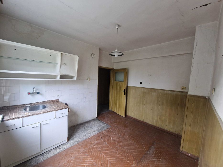 Продава се Двустаен апартамент в Благоевград, Широк център - 66 кв.м за 1243 €/кв.м - Снимка #2