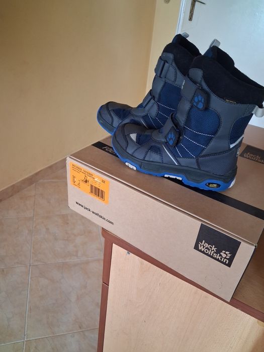 Продавам оригинални детски  ботуши Jack Wolfskin N 32