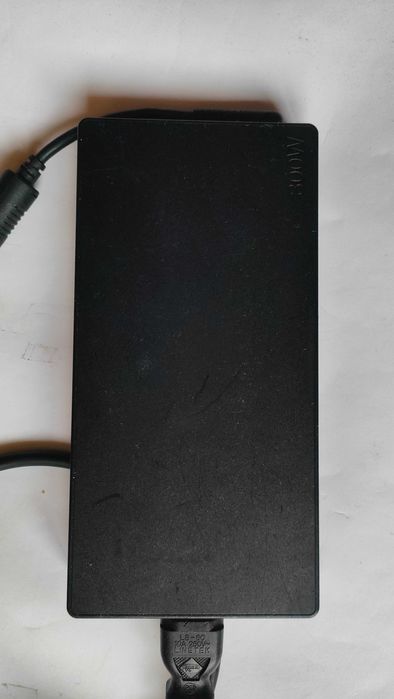 Зарядно за лаптоп lenovo 300w 20v/15amp