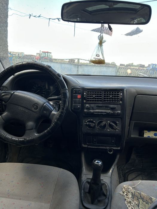 Машина Volkswagen polo обьем 1.9
