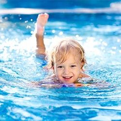 Intex baseyn yoz utadi soz 
YOZNiI INindexTEX HOVUZI
BILAN BIRGA O'TKA