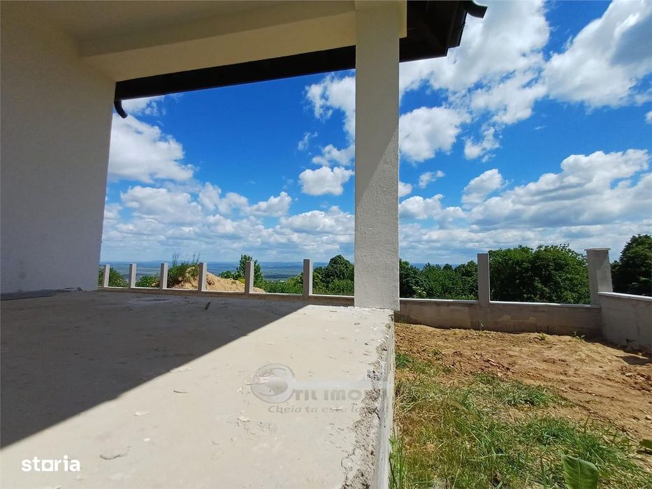 Casa de vanzare I Paun, Barnova I 4 camere, 2 bai I 500 mp teren