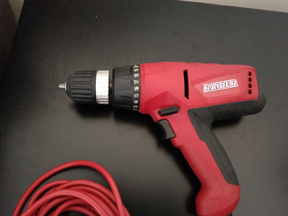Продавам дрелка"RAIDER"