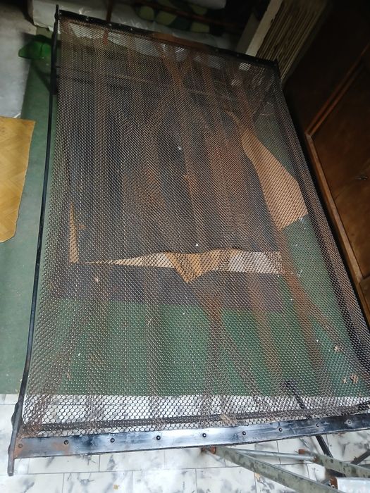 Пружинено  легло