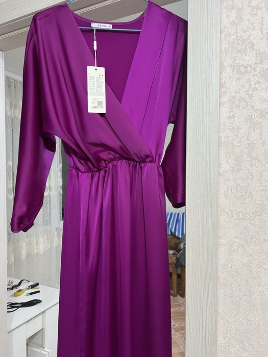 Продаются 2  новых платья