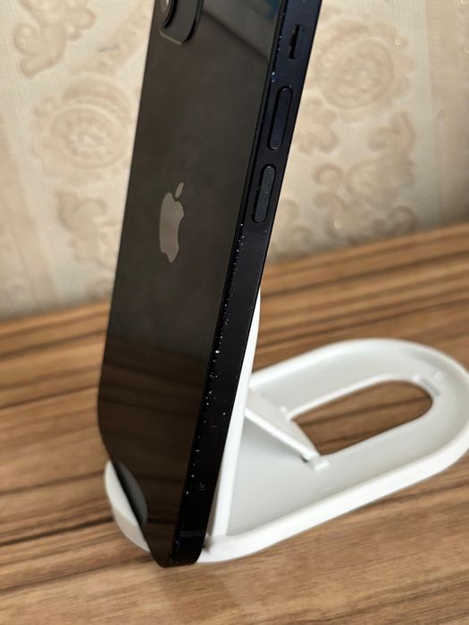 Продается айфон 12