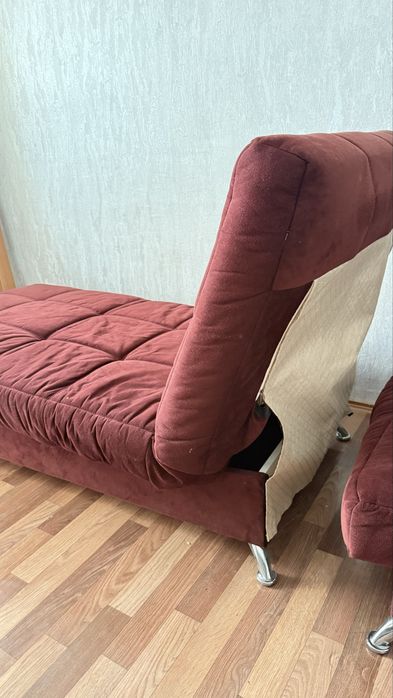 Продам два дивана