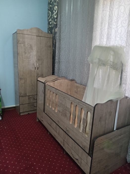 Мебель сотилади.