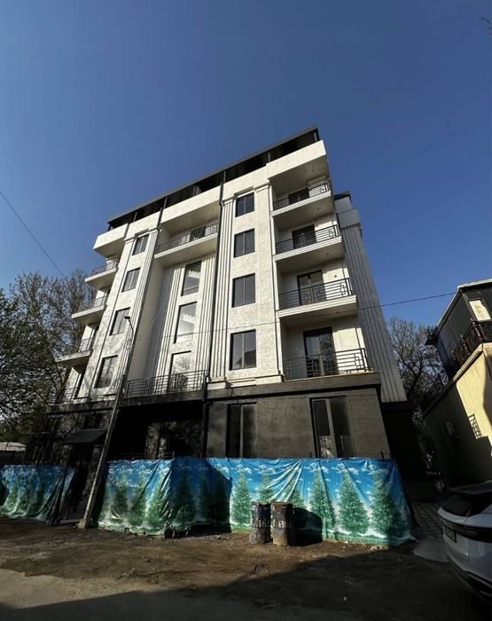 Ялангач эко базар продается своя квартира 2/2/5 новостройка коробка