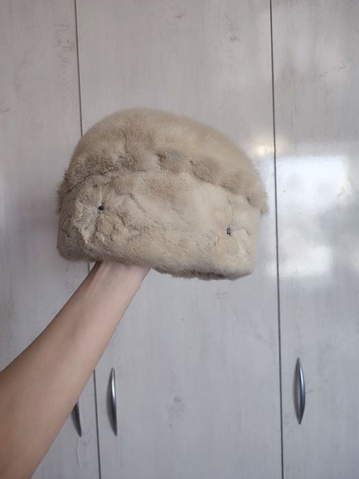 Продам б/у норковые шапки. Цены уточняйте.