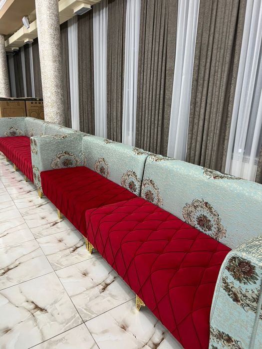 Продаю столы, стулья, диван