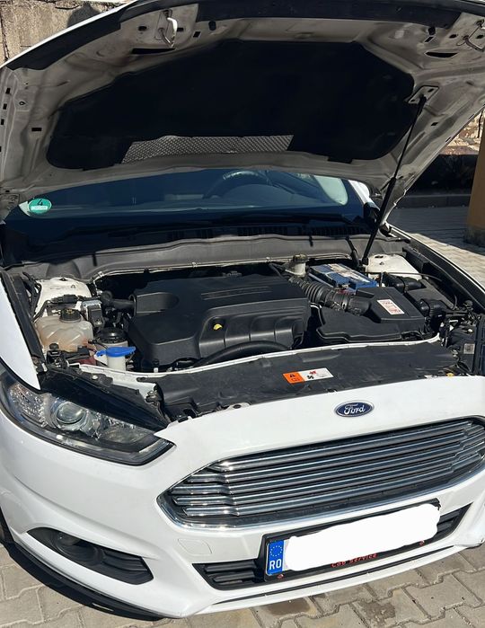 Ford Mondeo 2.0 TDCi 150 CP – 2015 – Euro 6 – Alb – Înmatriculată RO