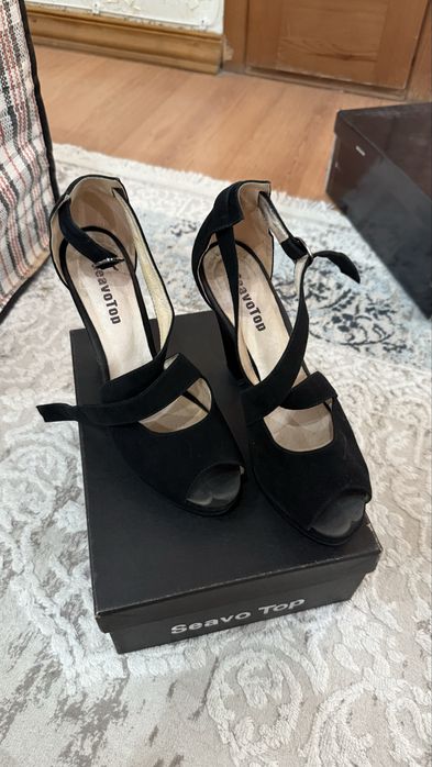 Продам туфли замшевые