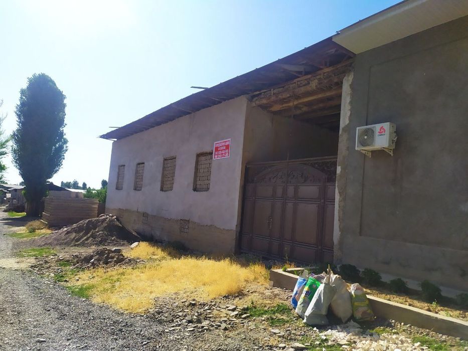 hovli uchastka leles kokterak. uchastka sotiladi 75000$ 6 sotix 20x30