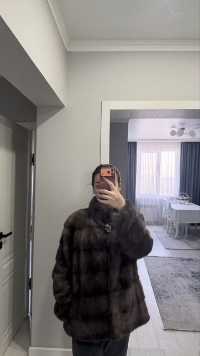 Продается шуба и тренч