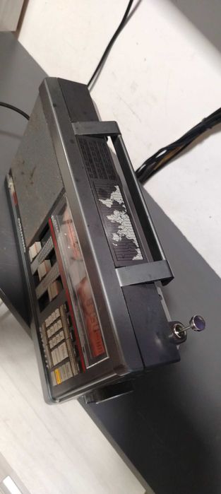 Radio Grundig satelit 400