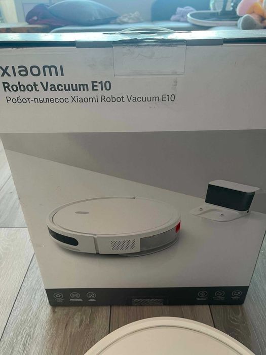 Продавам прахосмукачка робот Xiomi Robot Vacumm E10