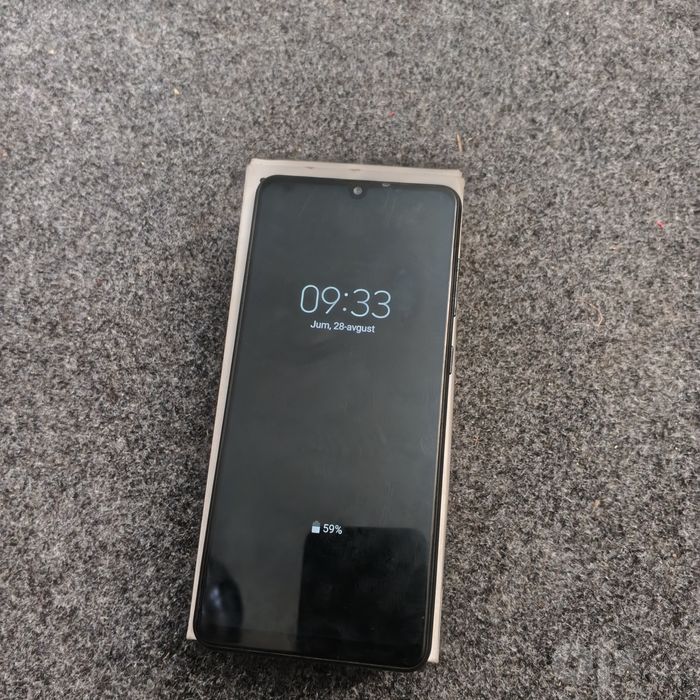 Samsung A31 64G.