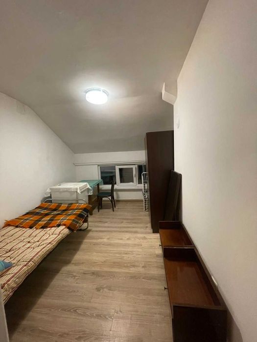 Дава се под наем Ателие в Пловдив, Център - 20 кв.м за 127.5 € - Снимка #1