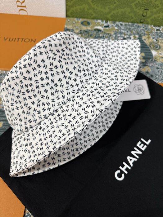 Дизайнерски шапки New Season