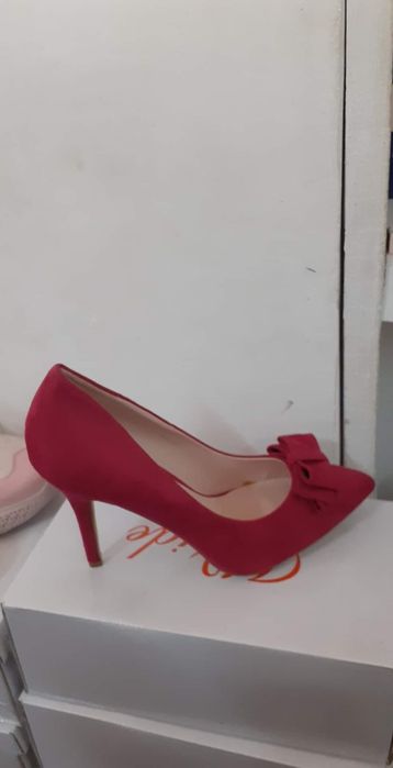 Vand pantofi din piele intoarsa