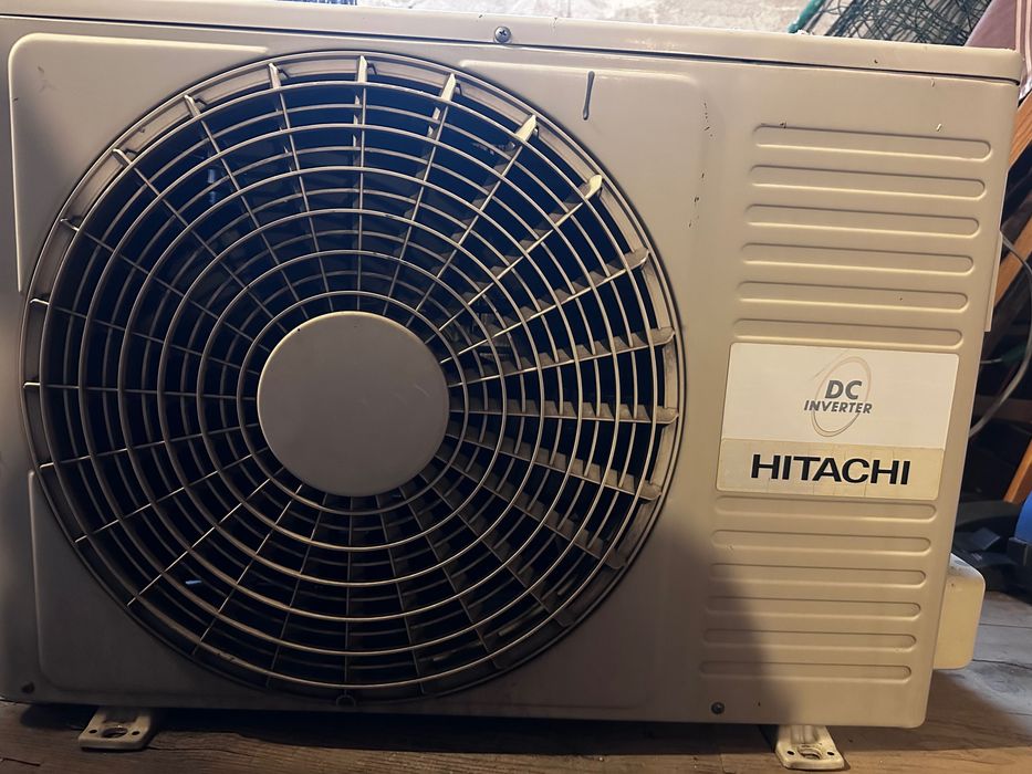 Hitachi - 2 бр. инвенторни климатика, произведени в Япония