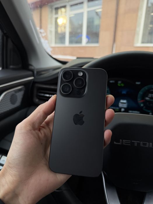iPhone 15 pro в хорошем состоянии
