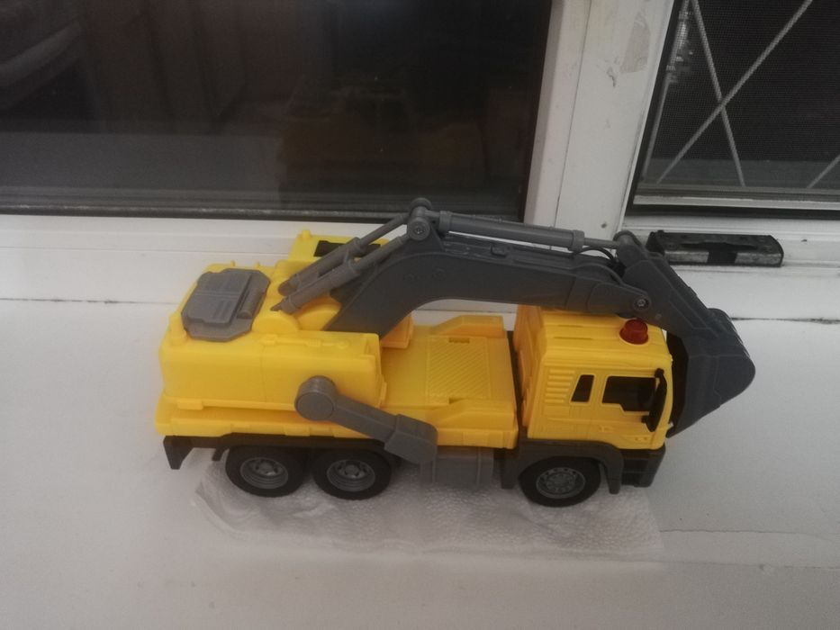 Продам Экскаватор