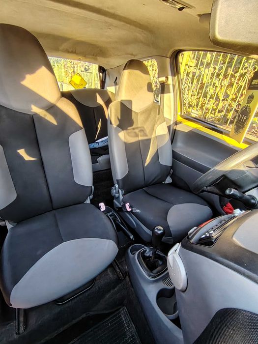 peugeot 107 1.1 бензин