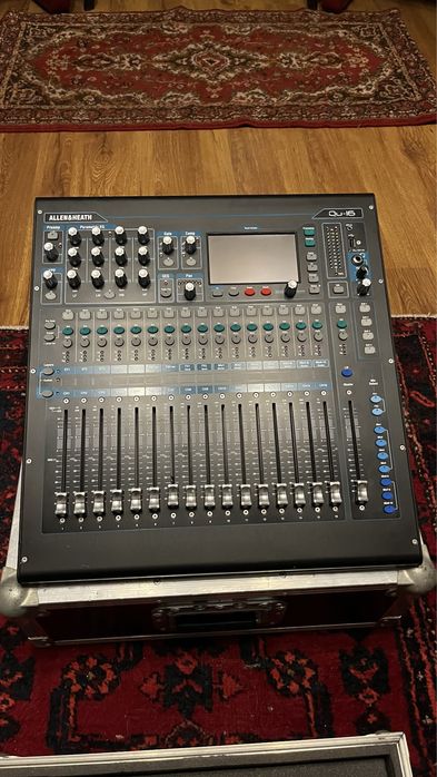 Mixer digital Allen & Heath QU16