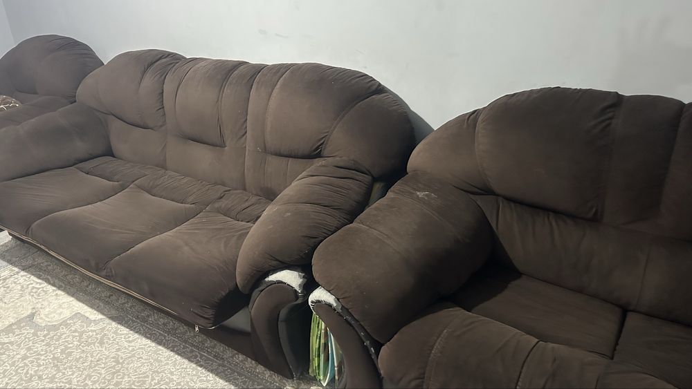 Продам 2 дивана и 1 кресло