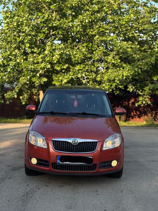Vand Skoda Fabia II / 2009 / 1.4 16v benzina 86 cp/