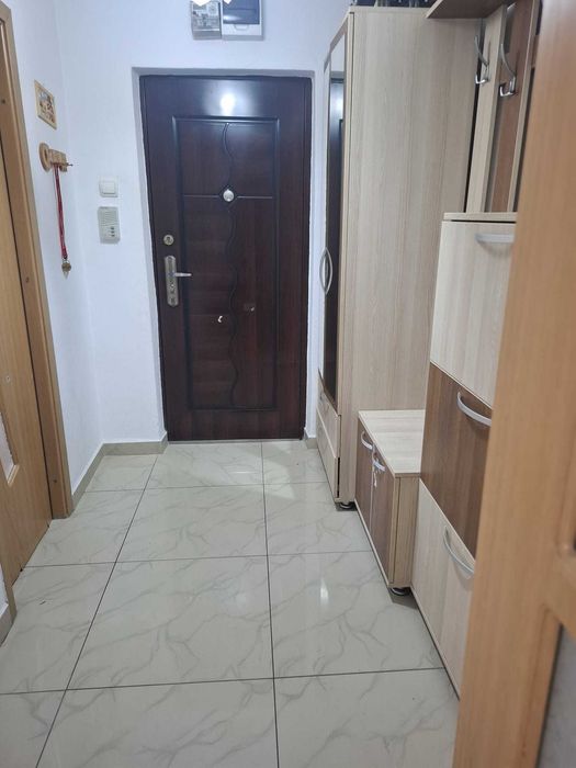 Vând apartament cu 2 camere