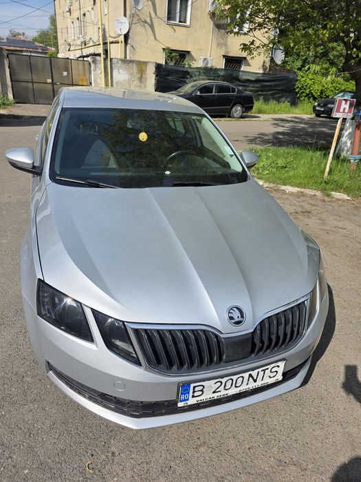 Vând Skoda Octavia