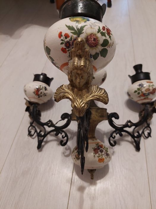 Lustra antica din ceramica