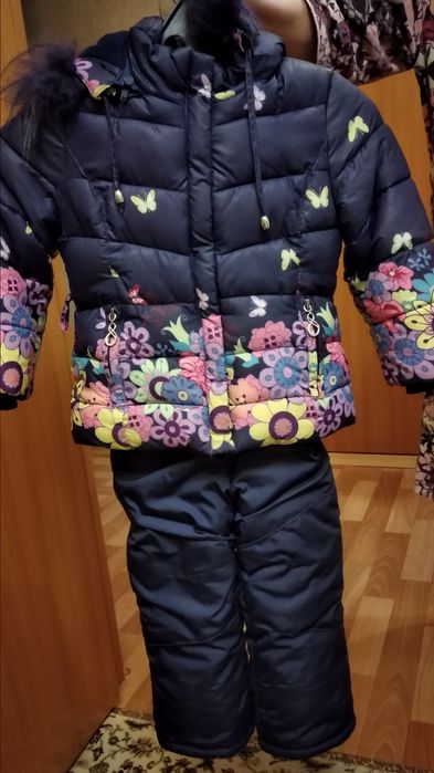 Продам зимний костюм на девочку