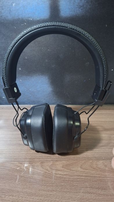 Продам беспроводные наушники от Marshall