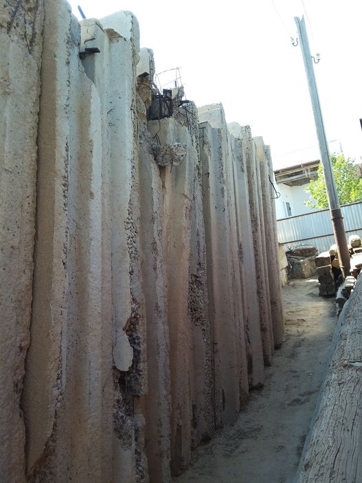 Продается стеновые и бетонные блоки.