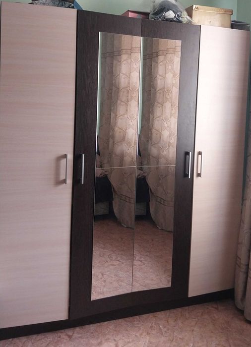 Шифонер. Диван. Стулья 6шт