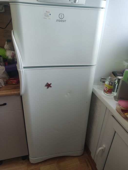 Холодильник indesit