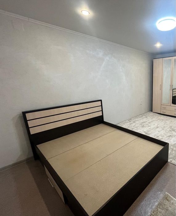 Кровать двуспальняя