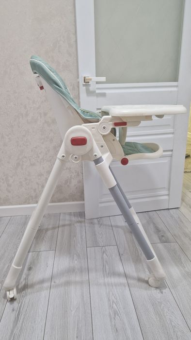 Продам стол для кормления